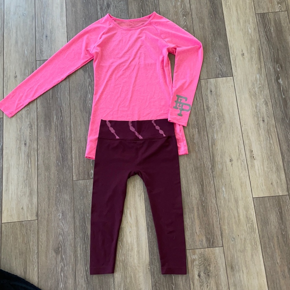 Workout outfit pink/maroon Size small